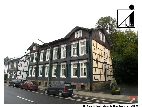 Sanierter Altbau in Engelskirchen - großzügige 2-Raum-Wohnung mit großer Küche