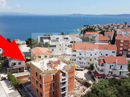 Wohnung im Erdgeschoss eines neuen Gebäudes mit Garten, 300 m vom Meer entfernt, S1, Okrug Gornji