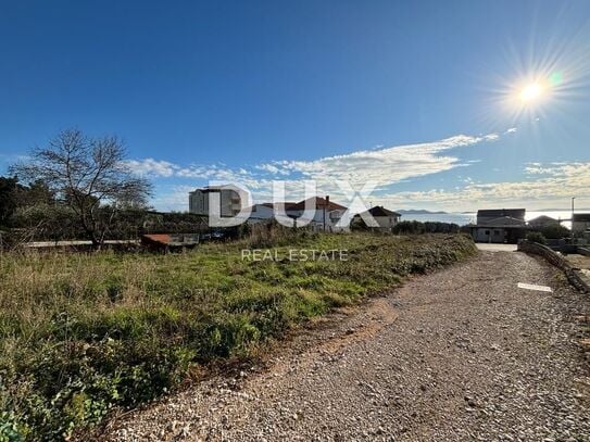 BIOGRAD, PAKOŠTANE - Vermietung eines Baugrundstücks 150 m vom Meer entfernt