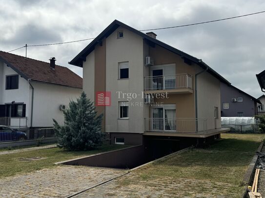 Haus Kolonija, Slavonski Brod, 200m2