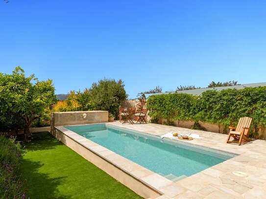 Typisch Mallorquinisch - Stadthaus mit Pool und Garage in Llubi - Mallorca