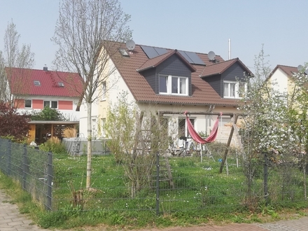 einmalige Gelegenheit auf eine gepflegte Doppelhaushälfte in gewachsener Siedlungslage von Leipzig