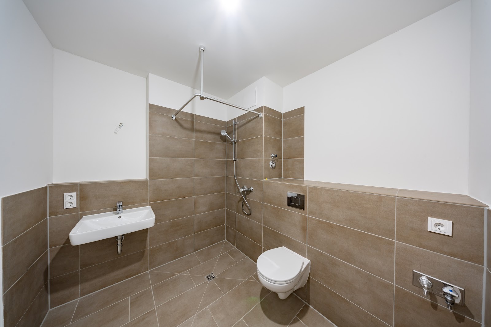Neubau mit Fußbodenheizung im Erstbezug / WBS 140 mit besonderem Wohnbedarf - Photo 1