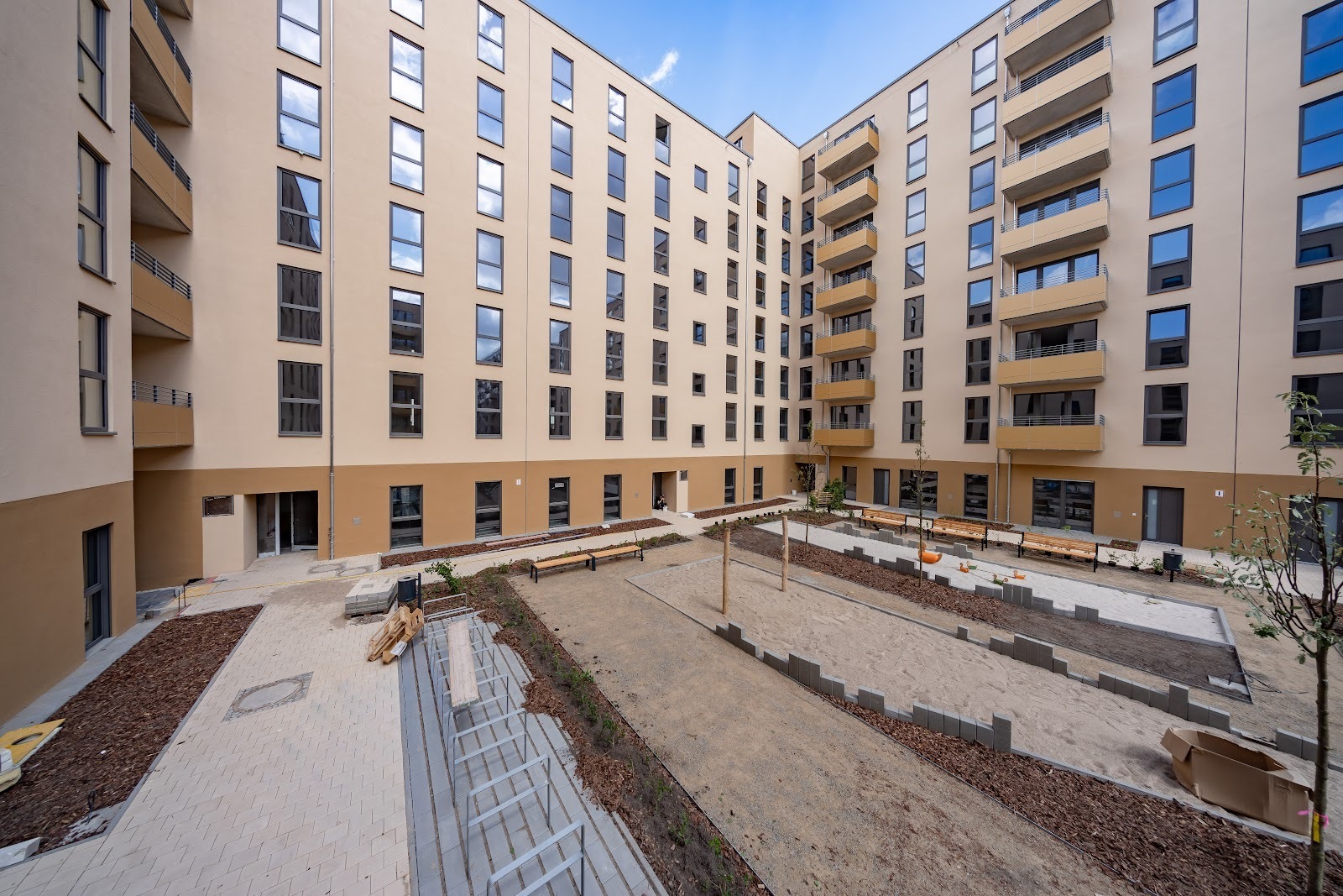 Helle 5-Zimmerwohnung im Neubauerstbezug mit Fußbodenheizung / WBS erforderlich bis 180 - Photo 1