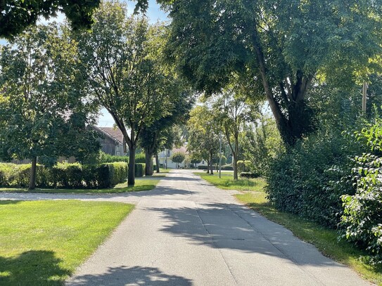 Große Hofstelle mit viel Grund Nähe Wallersdorf