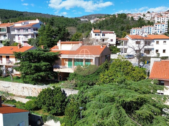 Einfamilienhaus mit Atelier und einem beeindruckendem Blick auf das Meer und die Inseln! # RABAC