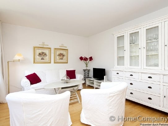 Charming apartment with two balconies and DSL, in a prime location by the Hofgarten