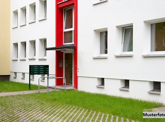 Kapitalanlage + Mehrfamilienhaus mit 3 Wohnungen und Garage +