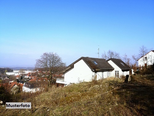 Unbebautes Hinterland-Grundstück