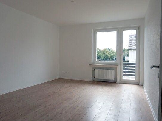 Schöne 3-4 Zimmer-Wohnung, EBK, Balkon mit Weserblick in Hameln Nordstadt