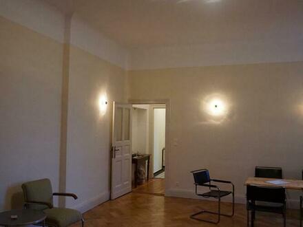 Gepflegte 3-Zimmer-Altbauwohnung in Spandau, Berlin, möbliert.