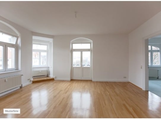 Etagenwohnung in 90489 Nürnberg, Emilienstr.