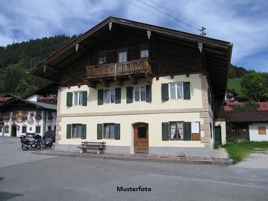 Ehemaliger Gasthof mit Saalanbau