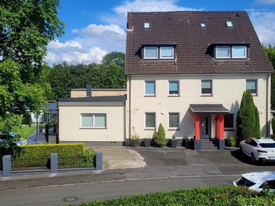 Mehrfamilienhaus mit Einfamilienhaus-Charme. Eigenheim VB+Rendite, Provisionsfrei