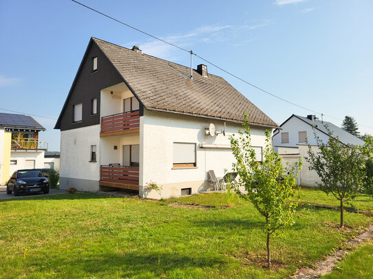 Neuwertige teilmöblierte Dachgeschosswohnung in Nentershausen mit Balkon!