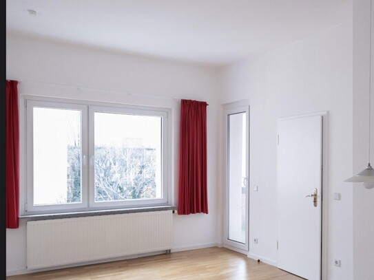 Bezugsfreies Apartment mit Balkon und Aufzug in Berlin-Wilmersdorf