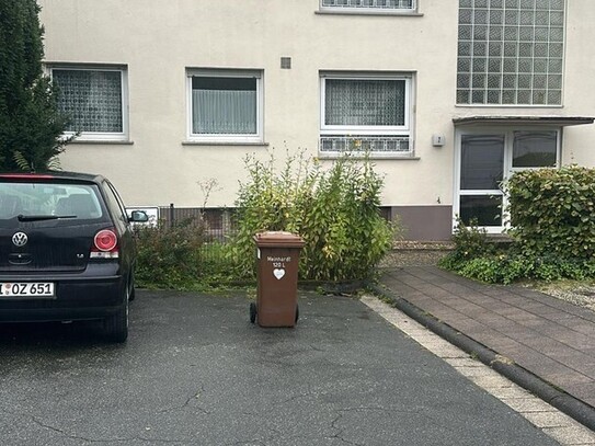 Exklusive, vollständig renovierte 4-Zimmer-Wohnung mit Balkon und EBK in Hofheim