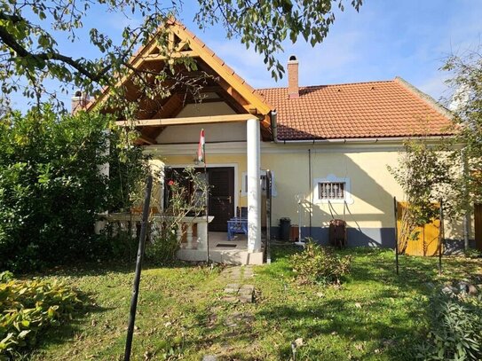 Einfamilienhaus im Provence-Stil nördlich des Plattensees zu verkaufen