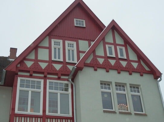 Mehrfamilienhaus Denkmal mit freier Eigentümerwohnung zu verkaufen