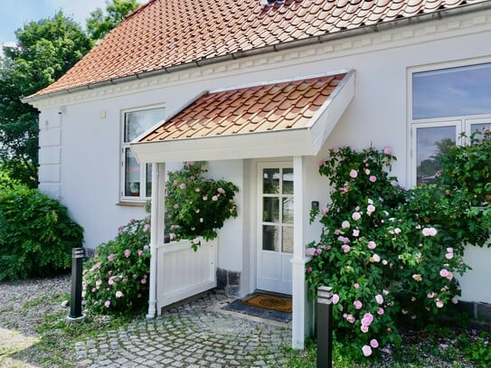 Kreis Sønderborg: Landhaus, gr. Garten, 1-2 Familien, Seminarhaus, z.Zt. gut laufendes B&B