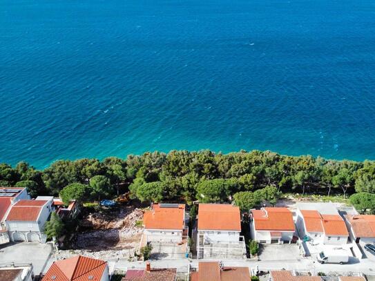 Ausgezeichnete Wohnung in der ersten Reihe zum Meer, Draga-Pakoštane