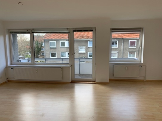 Große 2-Zimmer-Wohnung mit Balkon