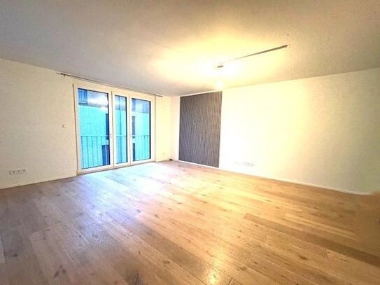 ** Sofort bezugsfrei ** KFW 55 ** 4,5-Zimmer-Etagenwohnung **