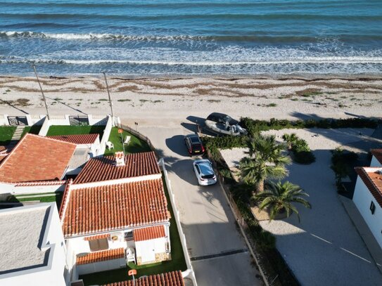 Strandhaus direkt am Strand von Els Poblets mit 2 Schlafzimmern mit unschlagbarem Blick auf das Meer.