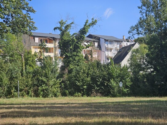 Schöne und praktische 2-Zimmer Dachgeschoss mit ca. 65qm mit Balkon