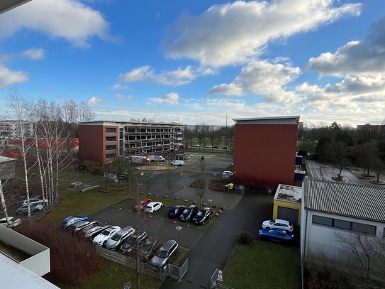 *Frisch sanierte 2-Raum-Wohnung mit neuem Badezimmer und Balkon in Kappel*