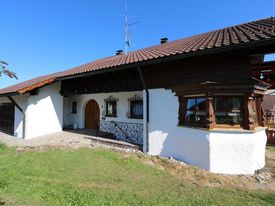 Haus "Sissi" mit einzigartiger Innenausstattung in idyllischer, ruhiger Hanglage (teilmöbliert)