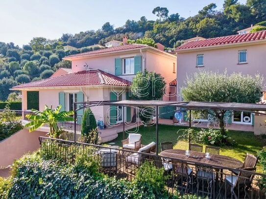 NICE : Superbe villa provençale avec vue mer, piscine et jardin à Saint Pierre de Féric