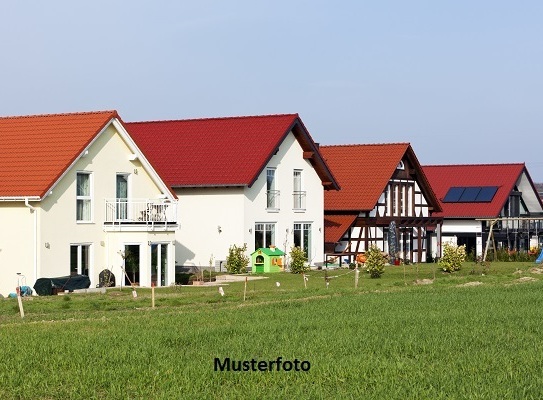 Einfamilienhaus mit Anbauten in ruhiger Lage
