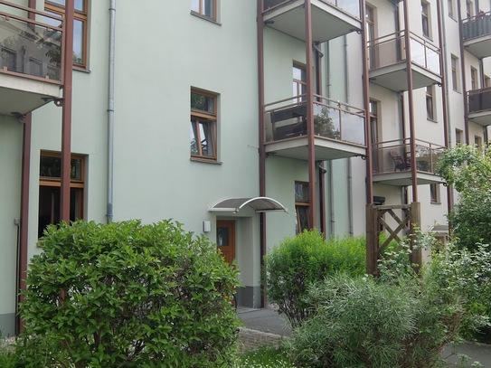 *Bezugsfertige 2-Raum-Wohnung mit Einbauküche und Balkon in Zentrumsnähe*