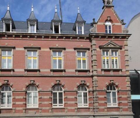 Großzügige Büro- oder Praxisräume in historischem Gebäude in der Innenstadt, ggf. auch möbliert!