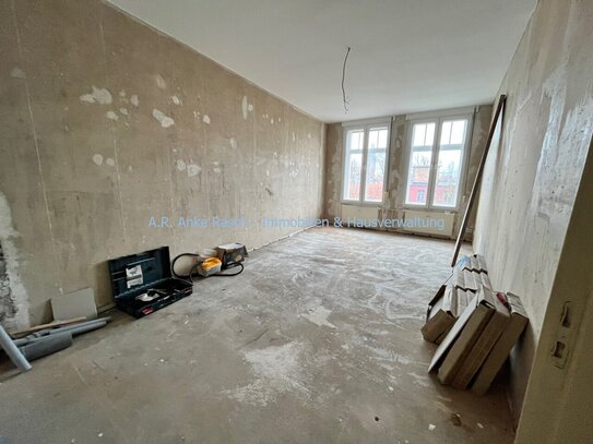 Erstbezug nach Sanierung - 4 Zimmer, Altbau, Balkon