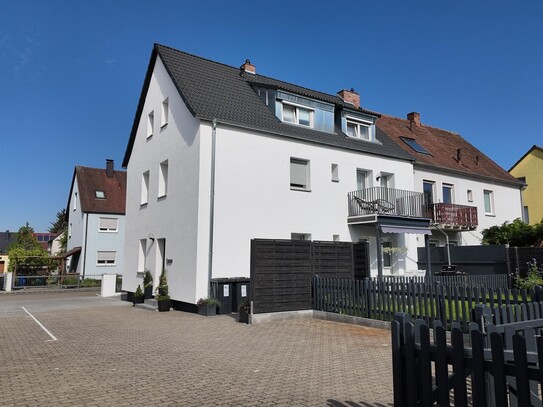 Dreifamilienhaus mit möblierten Wohnungen in Nürnberg-Eibach — Garten, Terrasse — Provisionsfrei