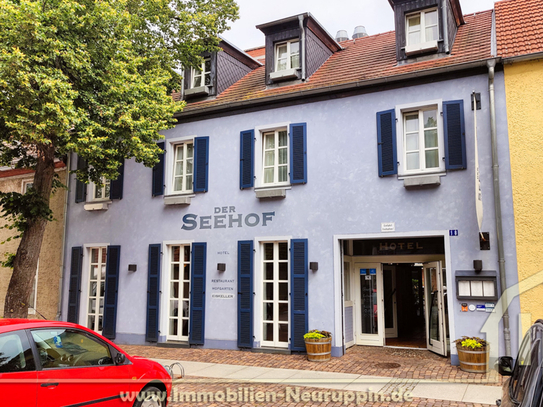 Top gelegene Immobilie in Rheinsberg
Einmalige Gelegenheit für Anleger, Gastronomen und Hoteliers.