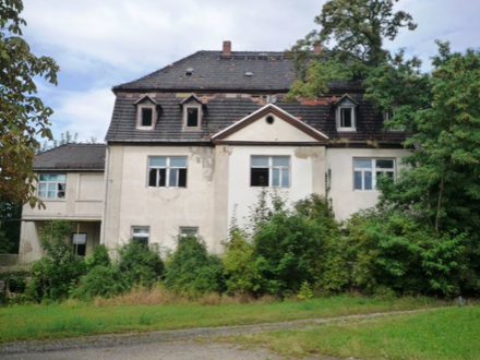 Ehemaliges Herrenhaus mit Denkmalschutz