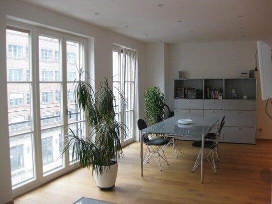 Maxvorstadt-Augustenhöfe: Attraktives 1-Zimmer-Apartment mit Concierge & Fitnessraum.