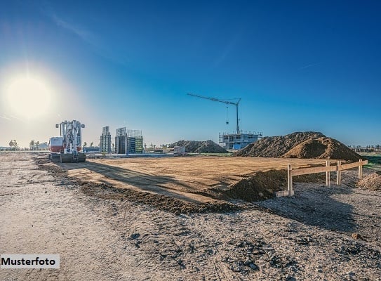 Industriegrundstücke nebst Wasserflächen