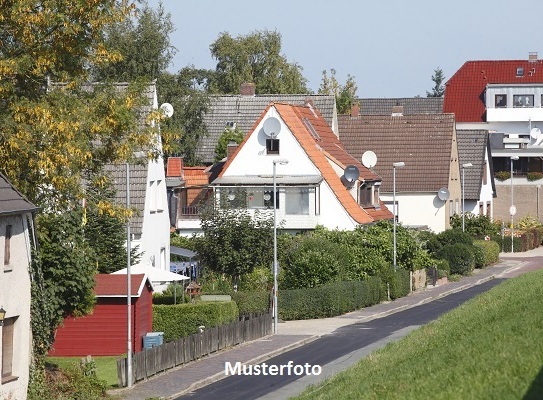 + Freistehendes Einfamilienhaus mit Gartenhaus und Garage +