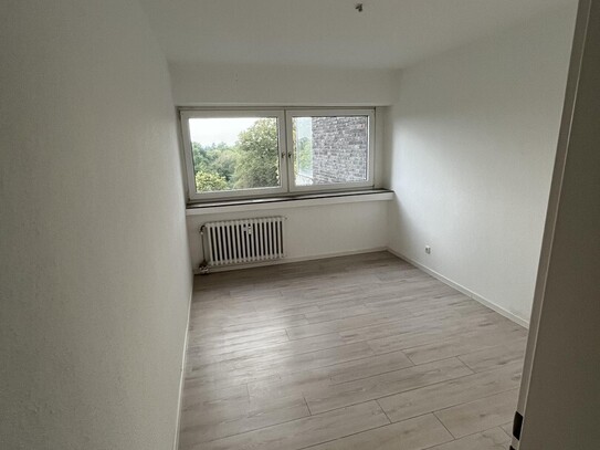 Wohnung am Westerberg – mit Einbauküche, Waschmaschine und Balkon! Auch als WG geeignet!