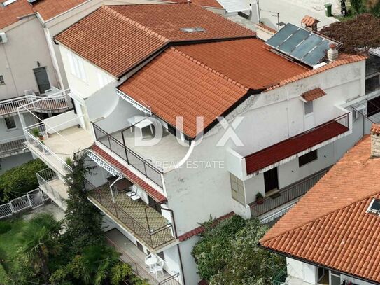 MAKARSKA, BAŠKA VODA - Haus mit 5 Wohnungen mit Meerblick! GELEGENHEIT!