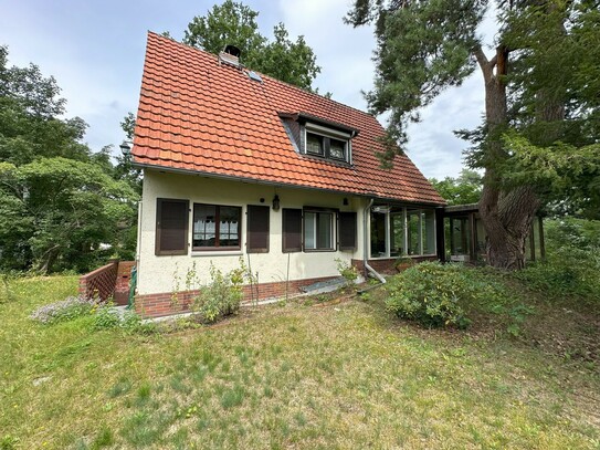 Küss mich aus dem Dornröschenschlaf wach! Familien-Haus mit großem Garten im begehrten Berlin Kladow