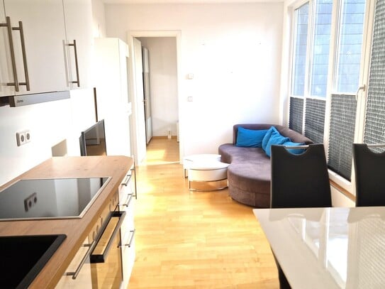 direkt S Bahn Karlshorst, top möblierte 2 Zimmer, 45m², neu EBK, exklusives Bad