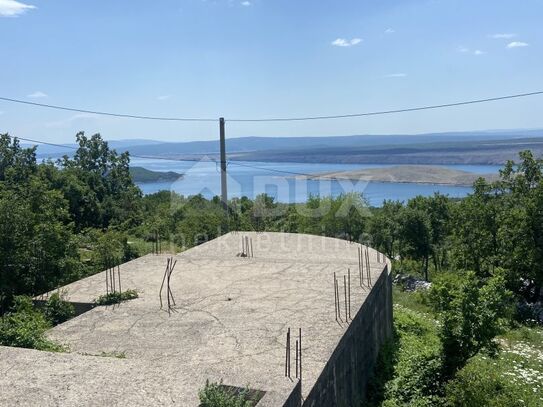 RIJEKA, ŠMRIKA - Baugrundstück 860 m2 mit Blick auf das Meer und gebauter Fundamentplatte für ein Wohnhaus - Wohnungen…