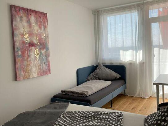 Modern möblierte 4-Zimmer-Wohnung in Perlach