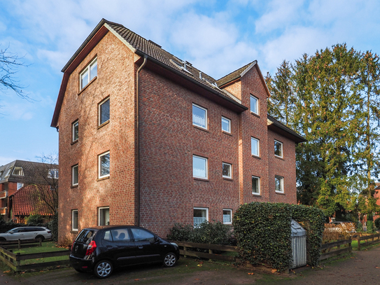 Bargteheide-Zentrum: Ruhig gelegene, helle 3-Zimmer-Wohnung mit Balkon und PKW-Stellplatz