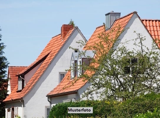 Einfamilienhaus mit Anbauten